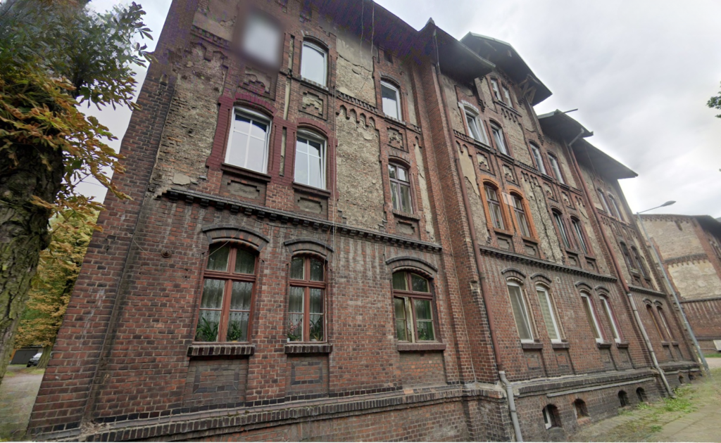 7 szokujących faktów o spółdzielniach mieszkaniowych w Siemianowicach: Jak zatrzymać niewydolność systemu? 4 Zaniedbana kamienica przy ul. Składowej 1 w Siemianowicach, przykład problemów zarządzania przez spółdzielnie w Siemianowicach